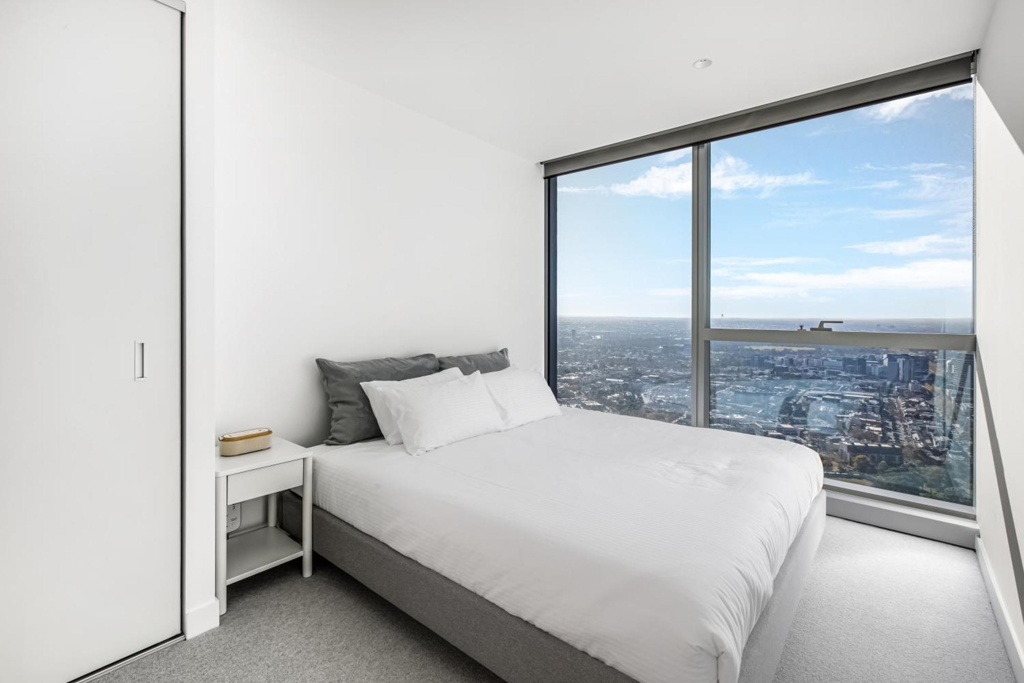 Modern Nomads Skyline View Escape - 2bedroom By Gardens And Station Melbourne