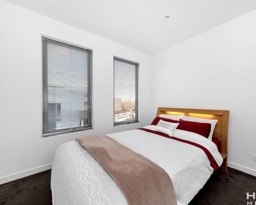 The Red Ember Retreat Apartment Melbourne