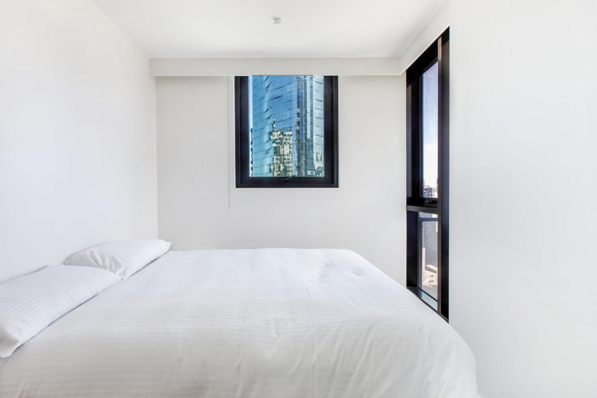 Modern Nomads Spacious Modern 2br Urban Retreat With View *