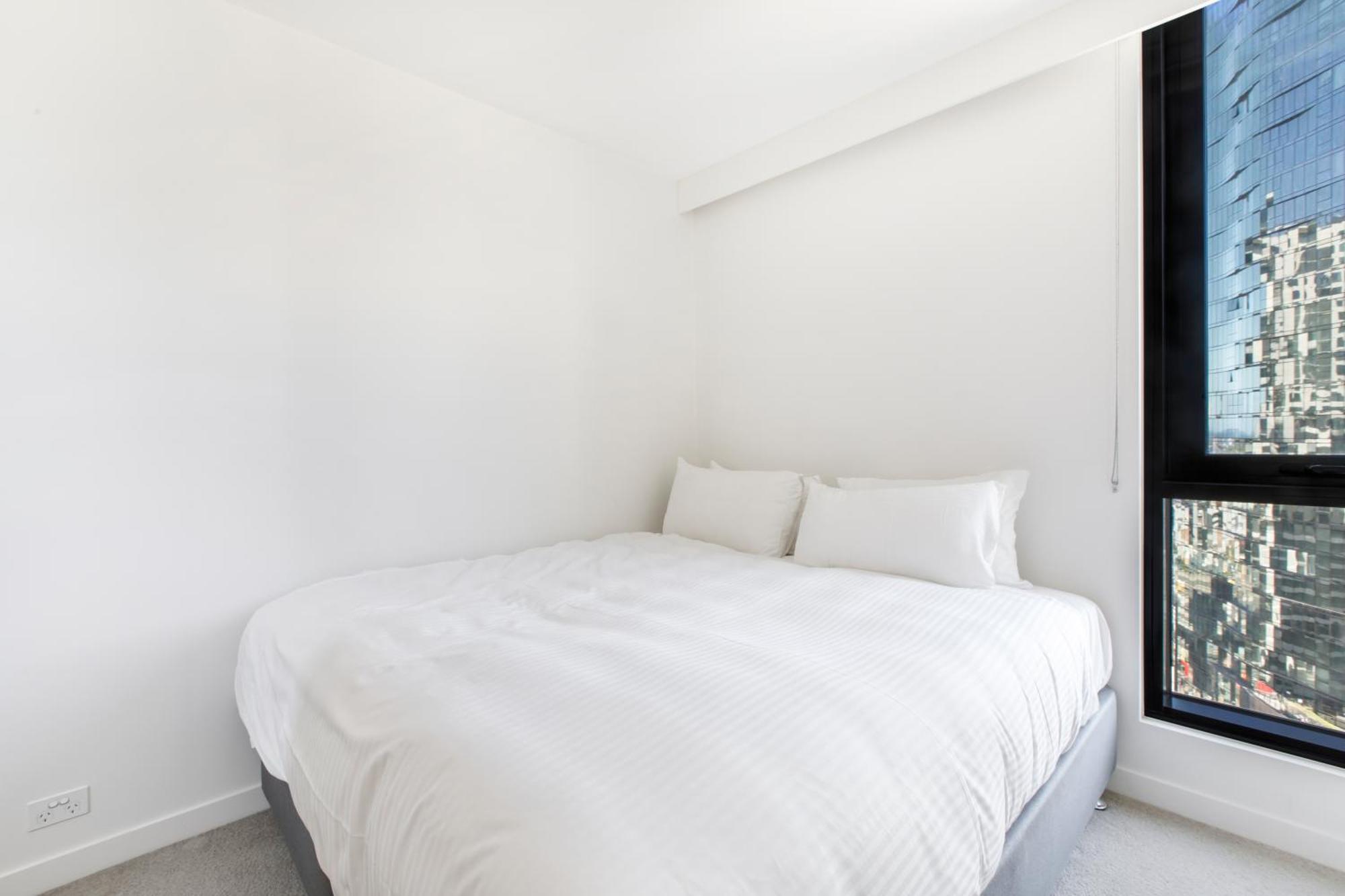 Modern Nomads Spacious Modern 2br Urban Retreat With View