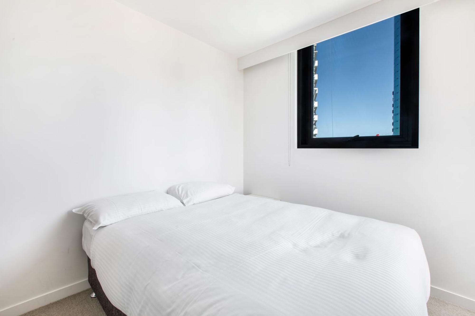 Modern Nomads Spacious Modern 2br Urban Retreat With View Apartment