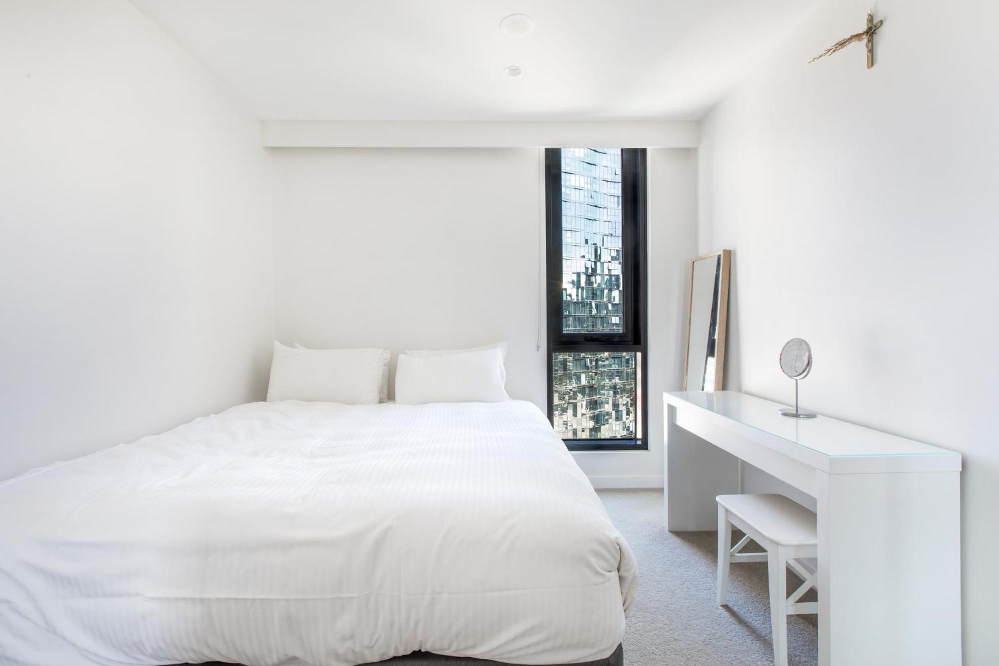 Apartment Modern Nomads Spacious Modern 2br Urban Retreat With View *
