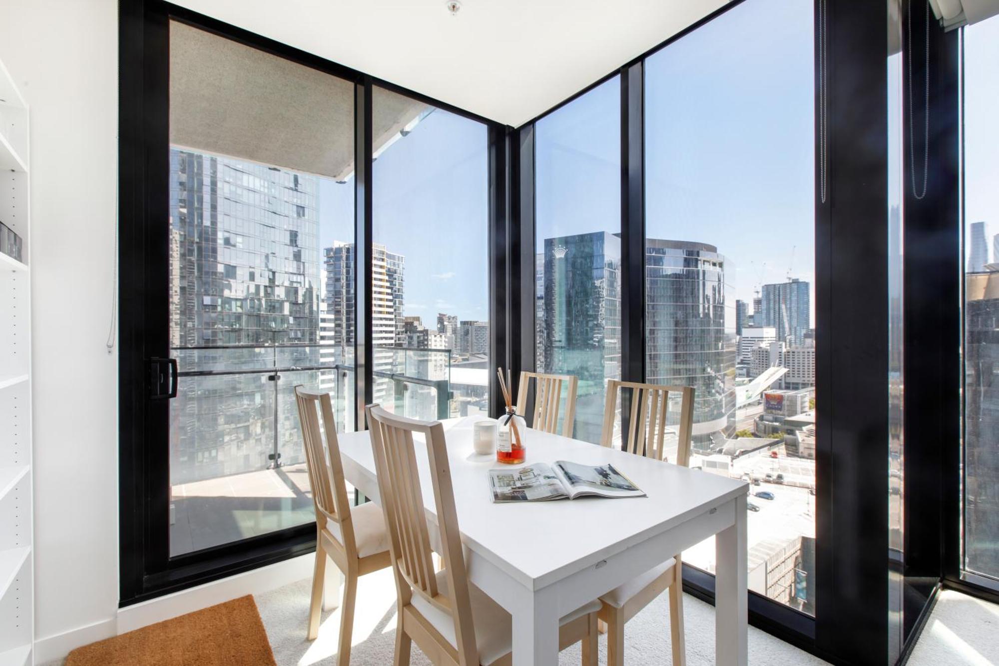 Modern Nomads Spacious Modern 2br Urban Retreat With View Apartment *