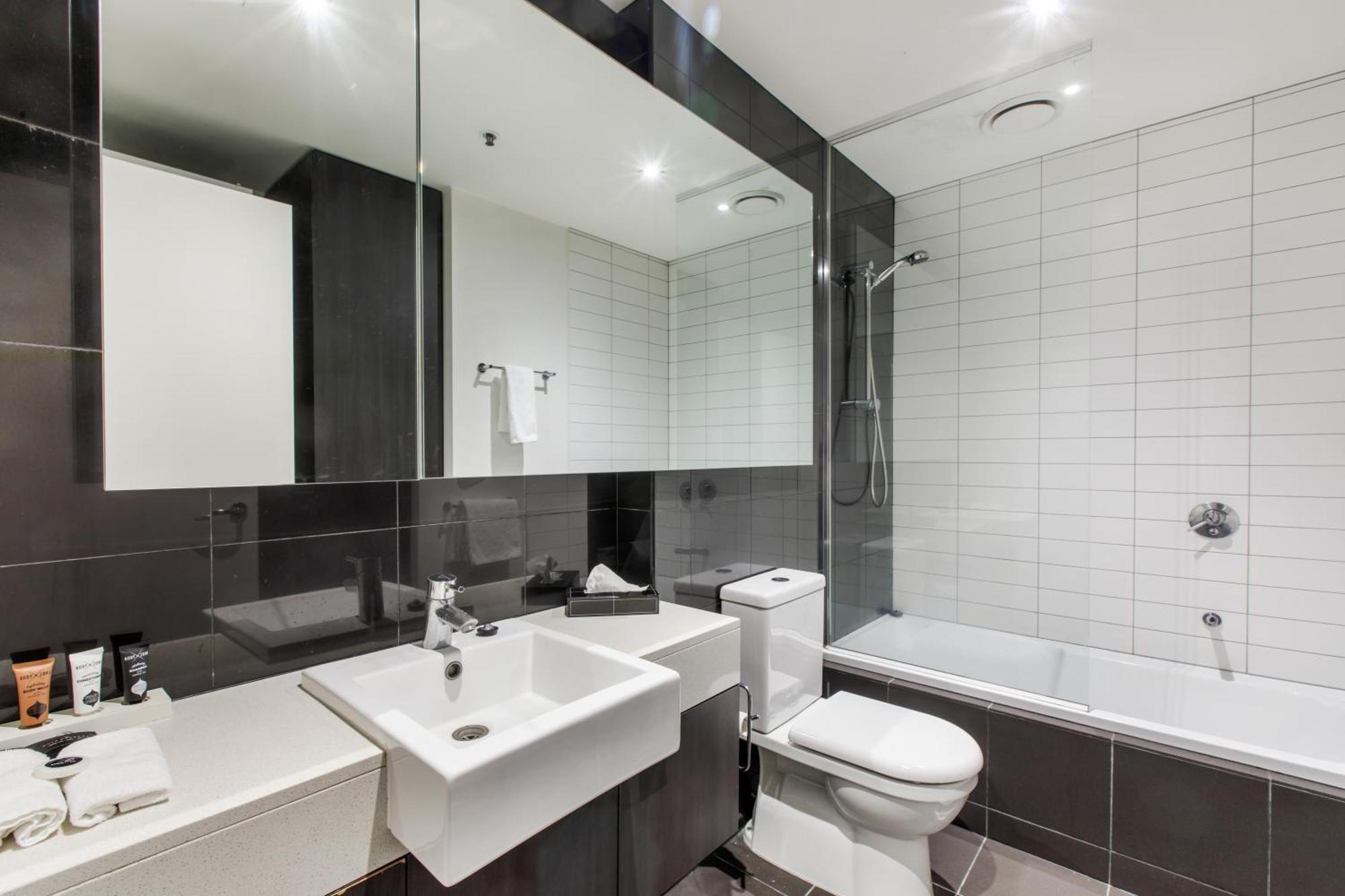 Apartment Modern Nomads Chic 1br With Balcony In The Heart Of South Yarra Melbourne