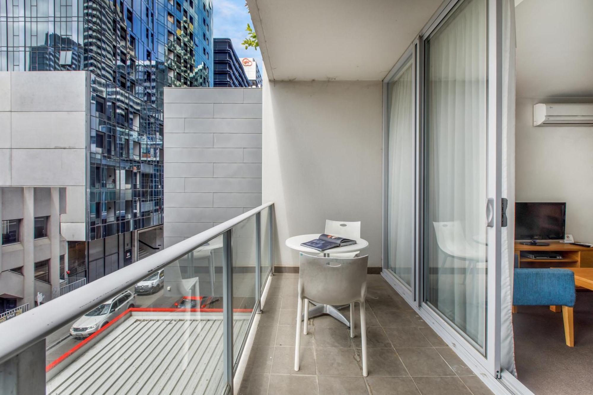 Modern Nomads Chic 1br With Balcony In The Heart Of South Yarra *
