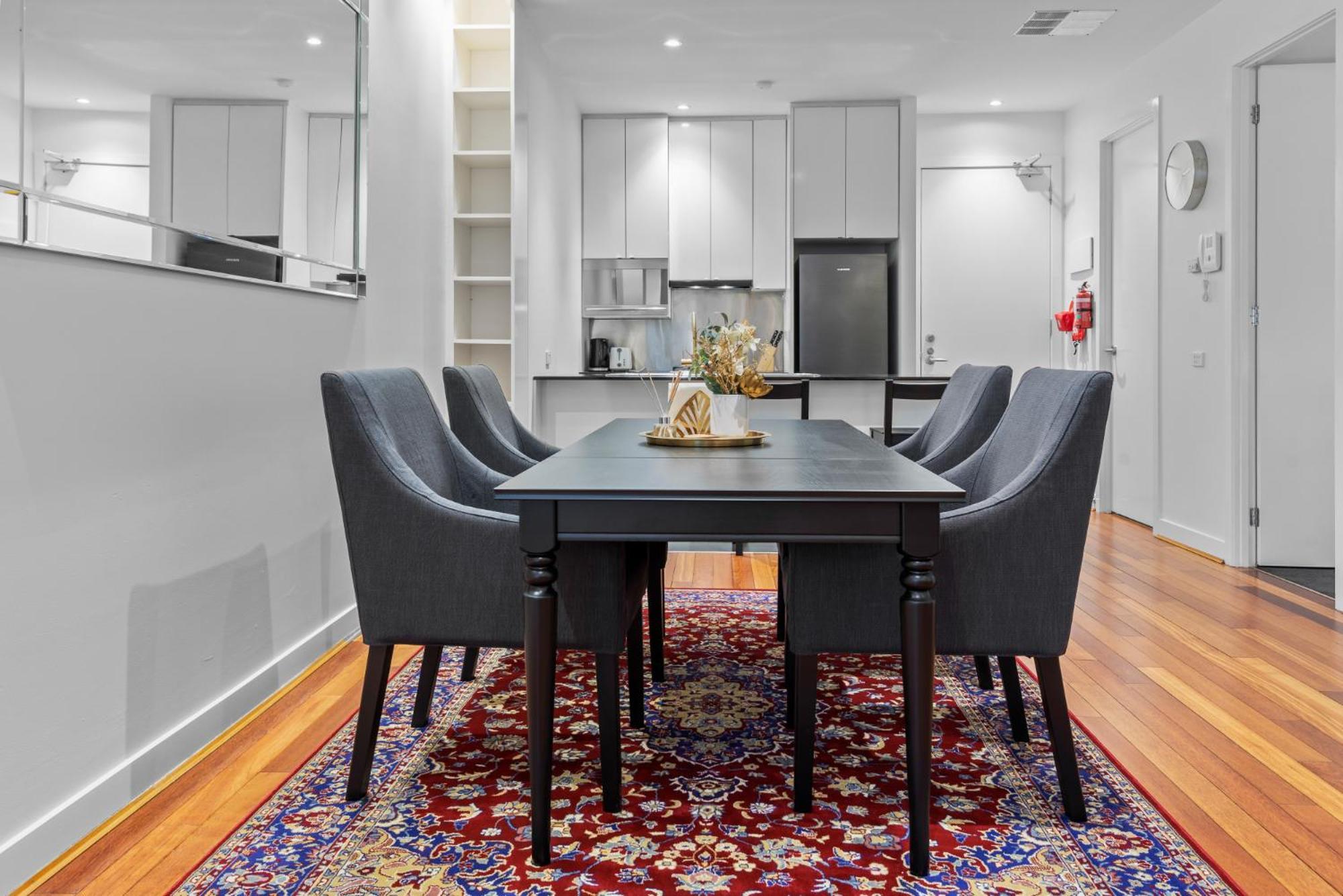 Stylish And Spacious 2-bed * Melbourne