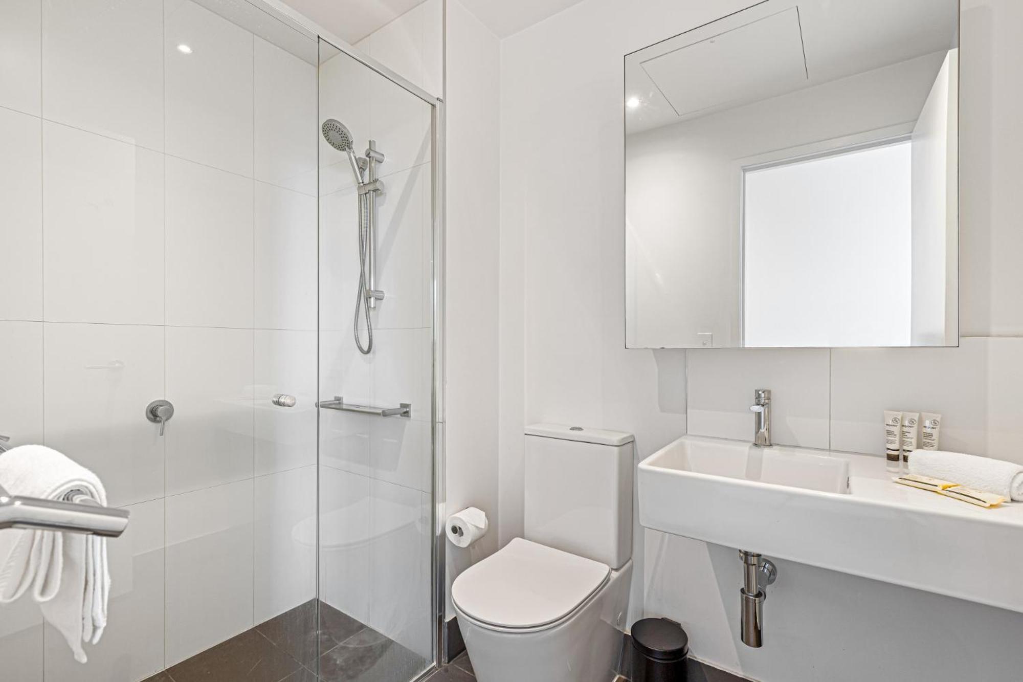 Apartment Pristine 2-bed Unit With Beautiful Landscape