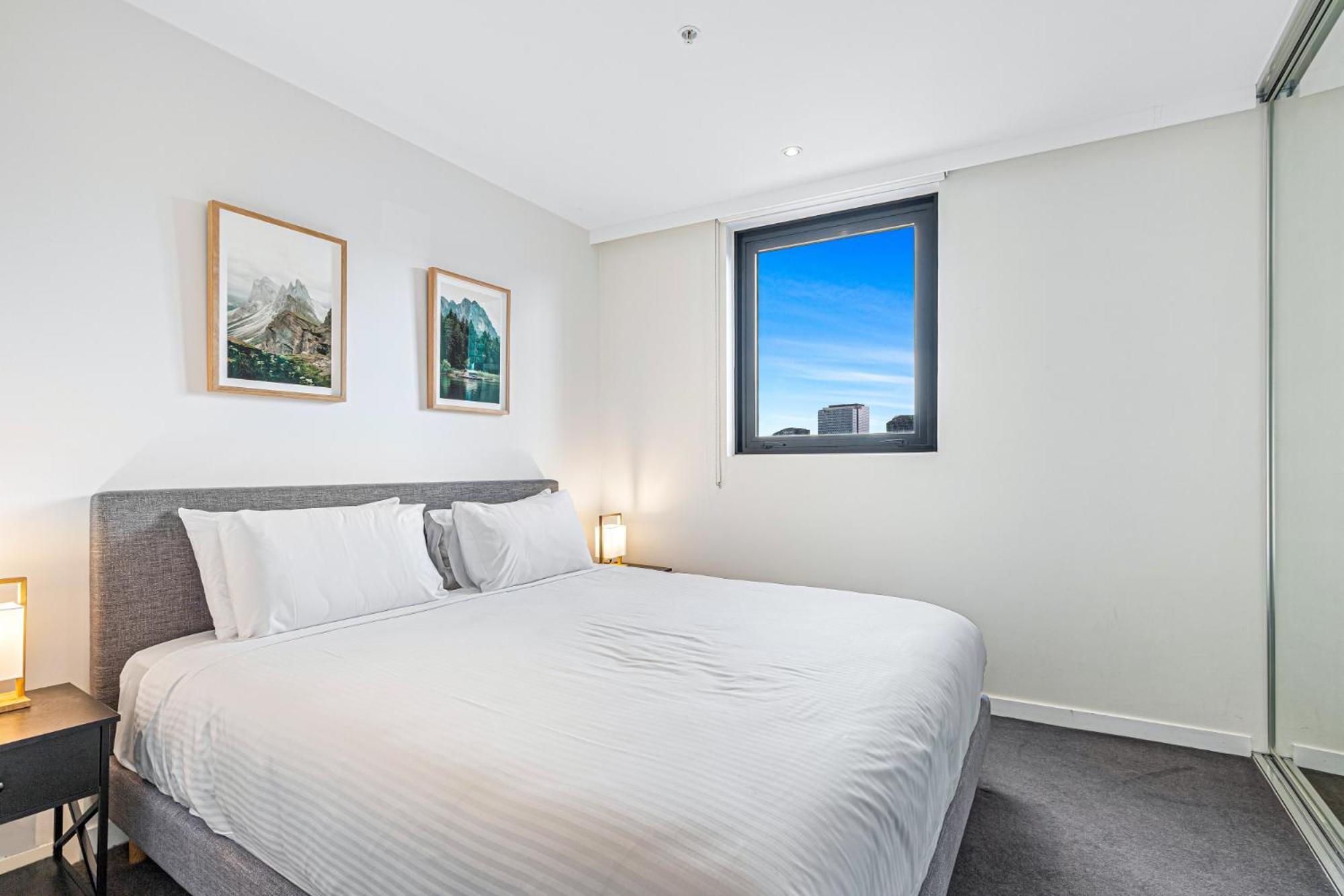 Pristine 2-bed Unit With Beautiful Landscape Apartment