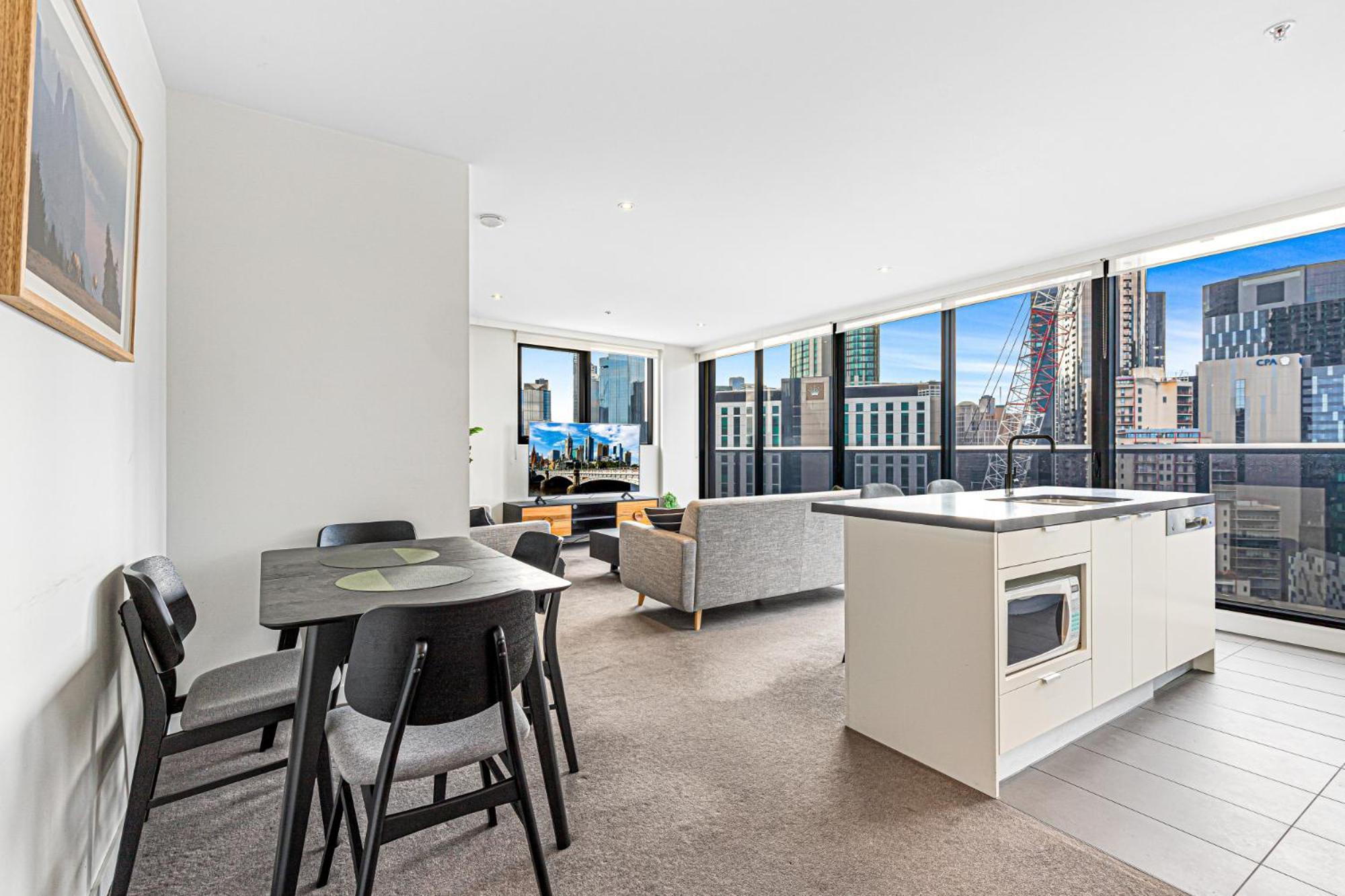 Pristine 2-bed Unit With Beautiful Landscape Melbourne