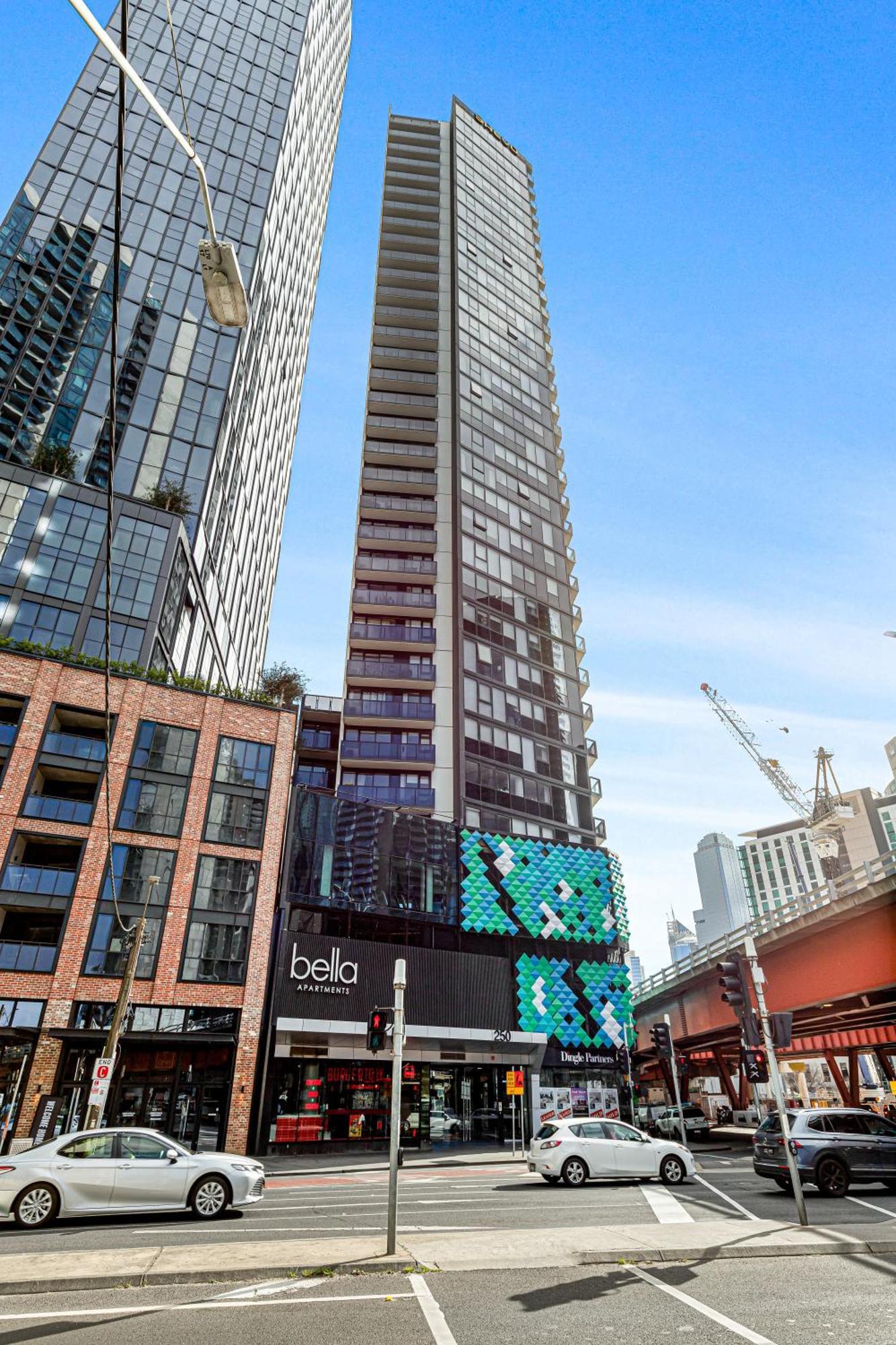 Pristine 2-bed Unit With Beautiful Landscape Apartment