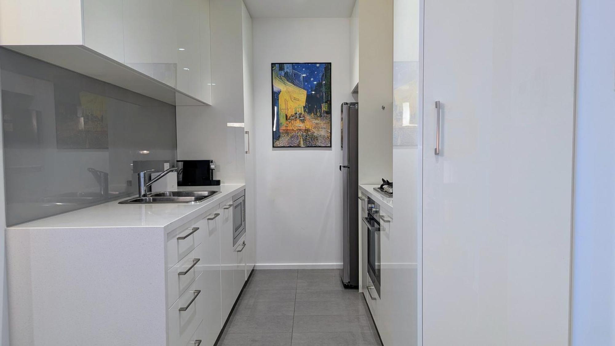 Cbd With Free Onsite Parking Apartment Melbourne