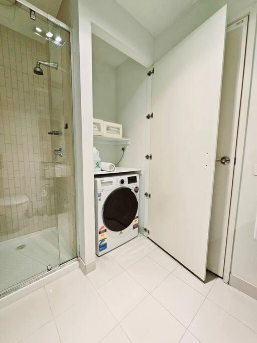 2bd Near Vic Market * Melbourne