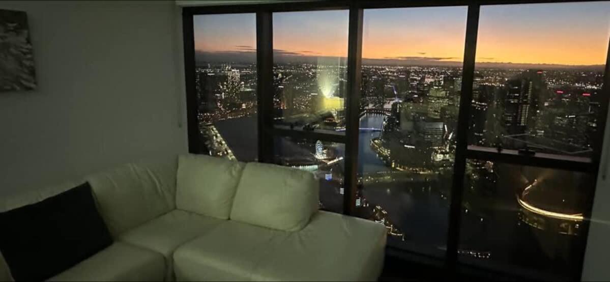 6 Bedrooms In Prima Melbourne
