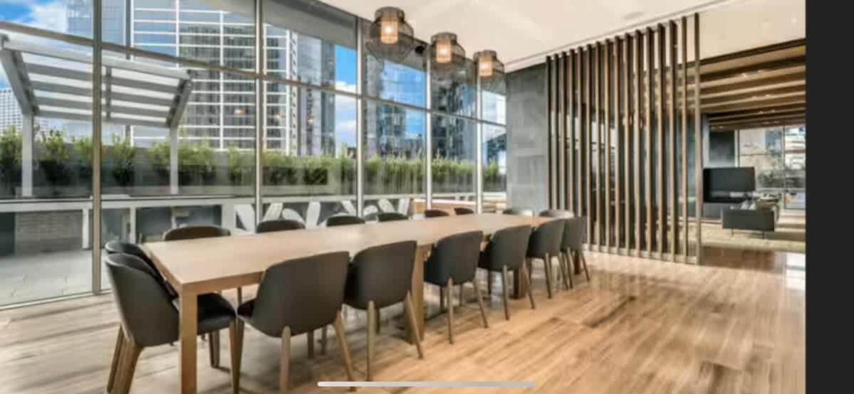 6 Bedrooms In Prima * Melbourne