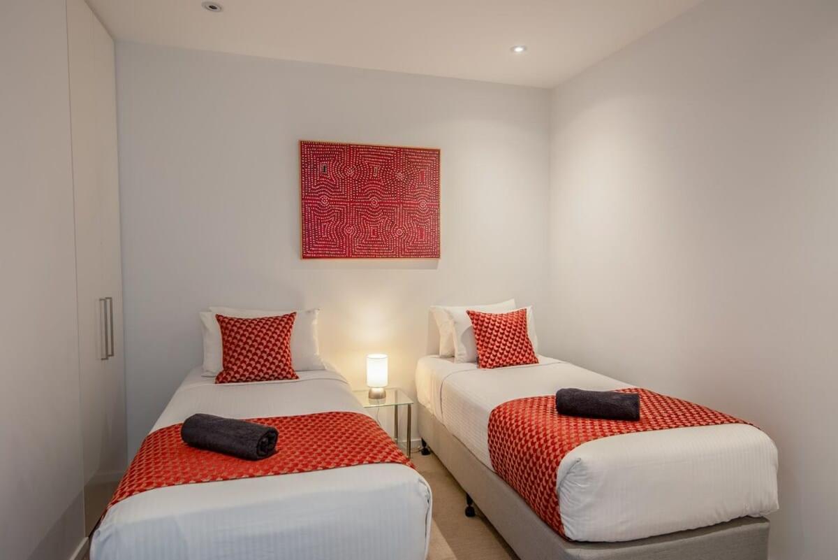 Apartment 6 Bedrooms In Prima Melbourne