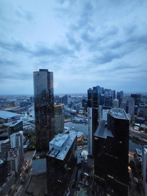 The Skyview - Australia 108 Apartment