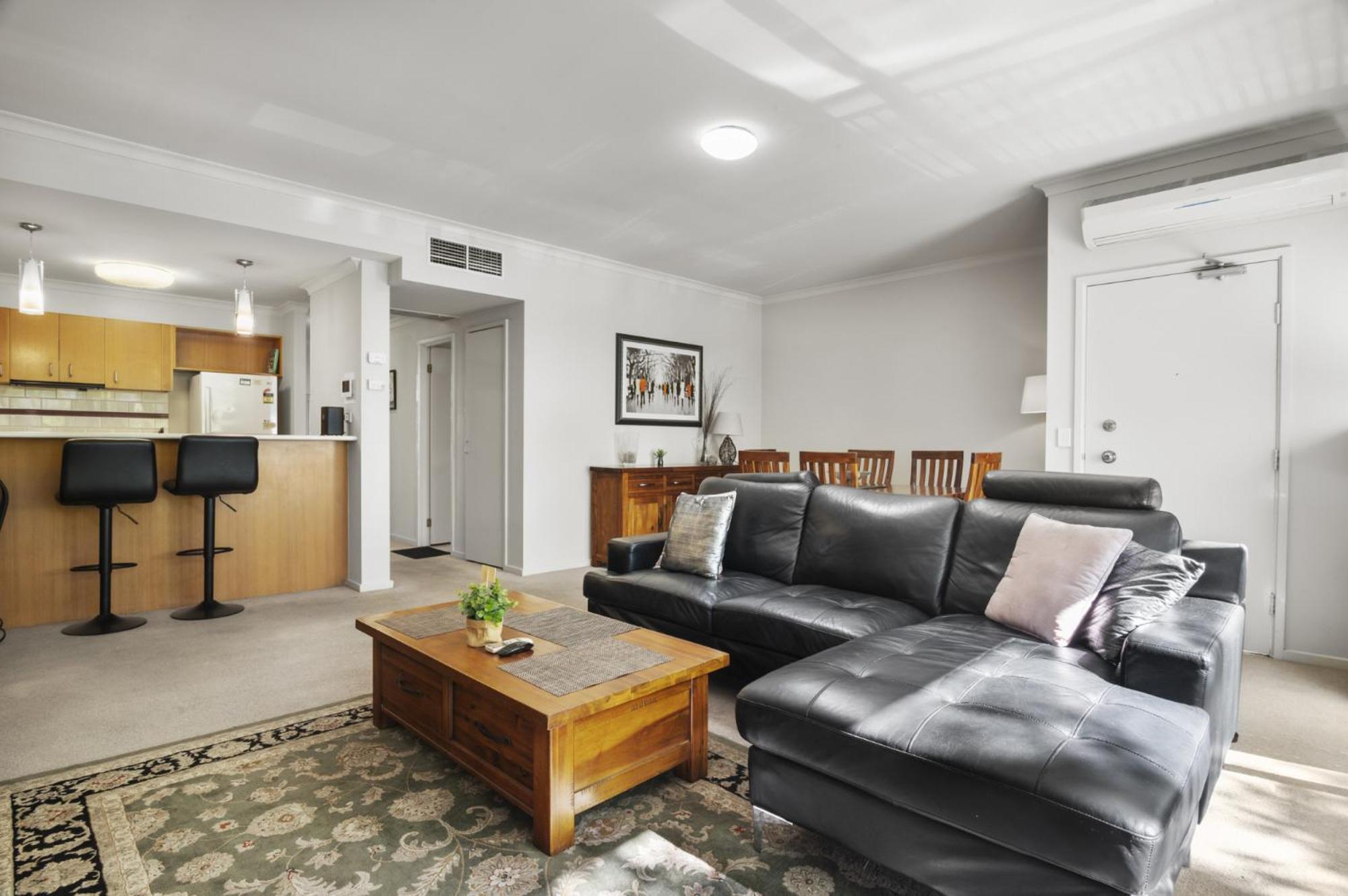 2-bed Pad With Tennis Court Pool & Gym Melbourne