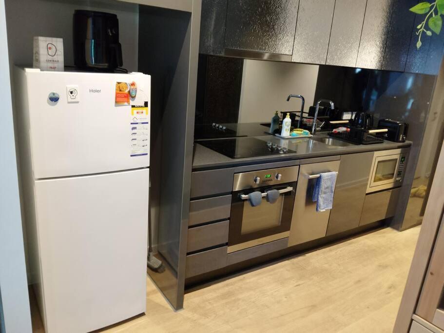 Cosy Cbd Crib Apartment Melbourne