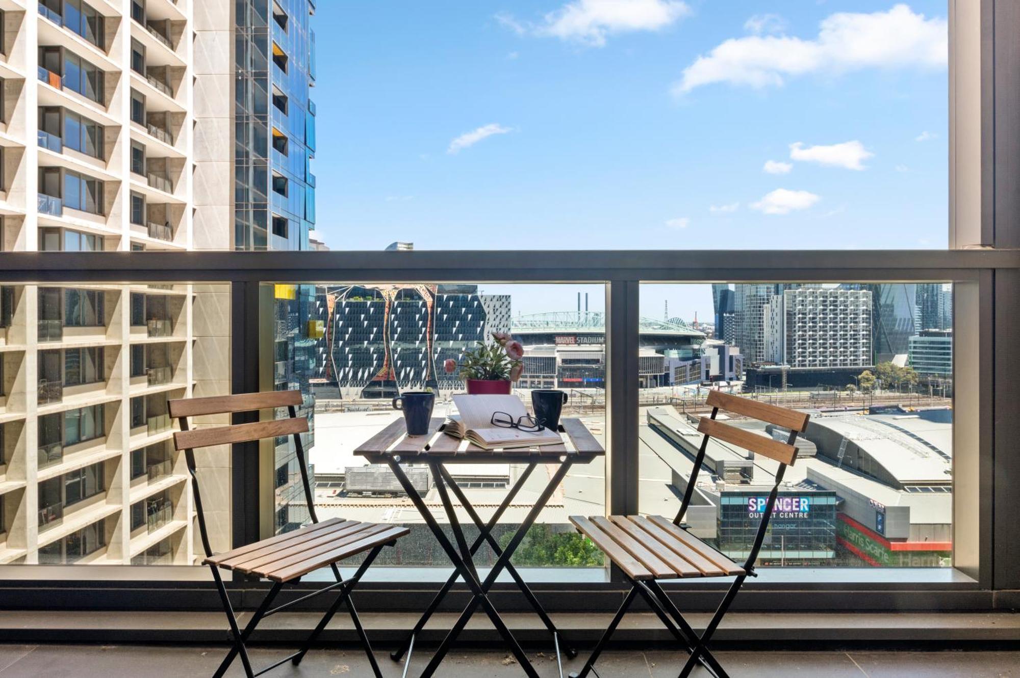 Cozy 2br, Amazing Views, Pool And Gym Apartment *