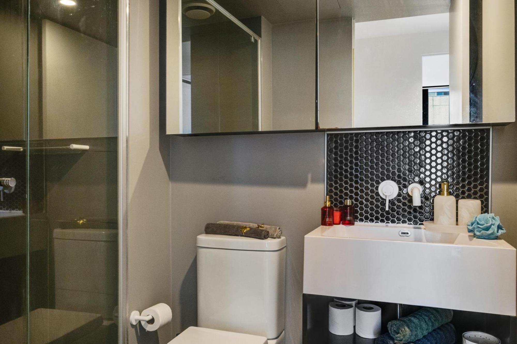 Apartment Metronest Hidden Melbourne