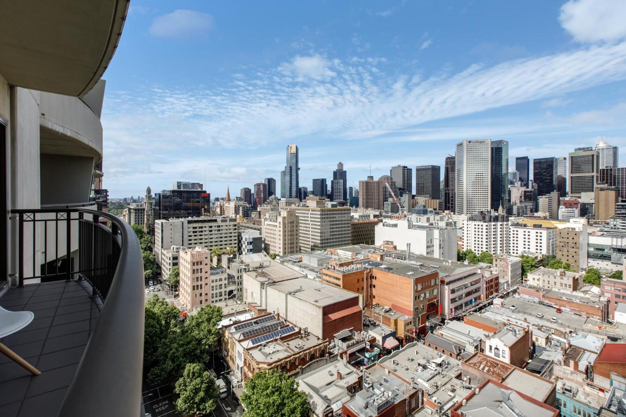 Modern Nomads Spacious 2br Skyline Views Apartment