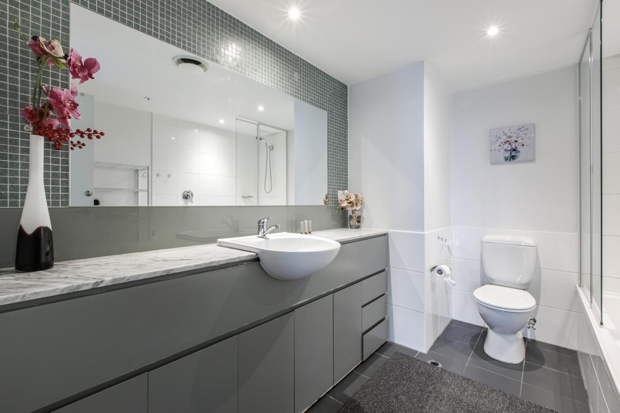 Modern Nomads Spacious 2br Skyline Views * Melbourne