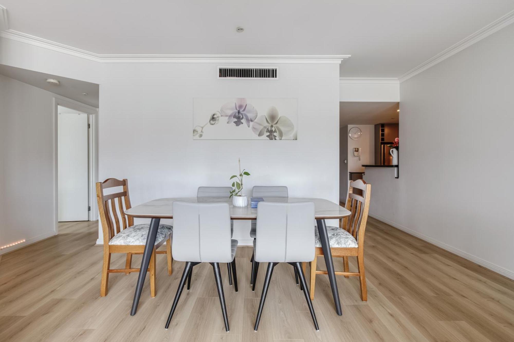 Modern Nomads Spacious 2br Skyline Views Apartment