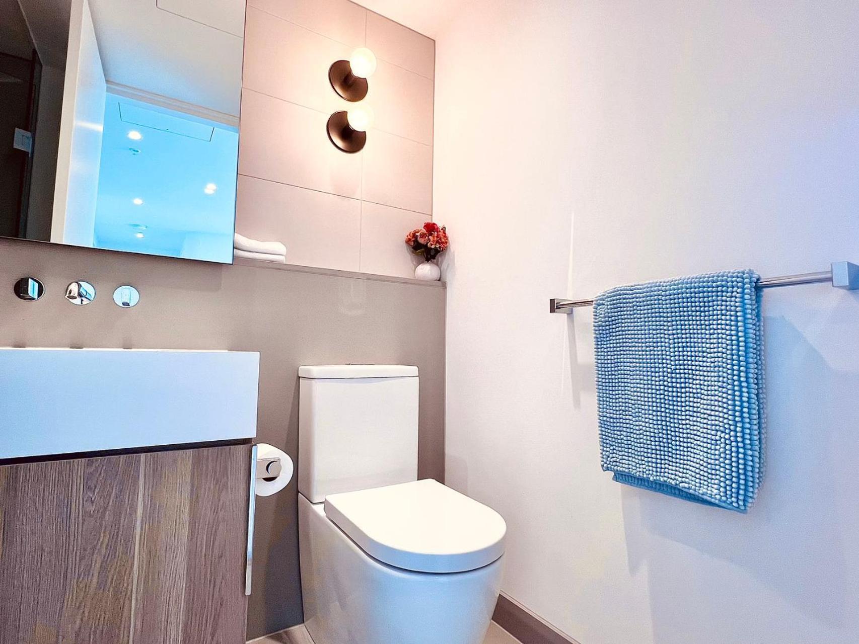Stylish Cbd Heart Of Mel Apartment *