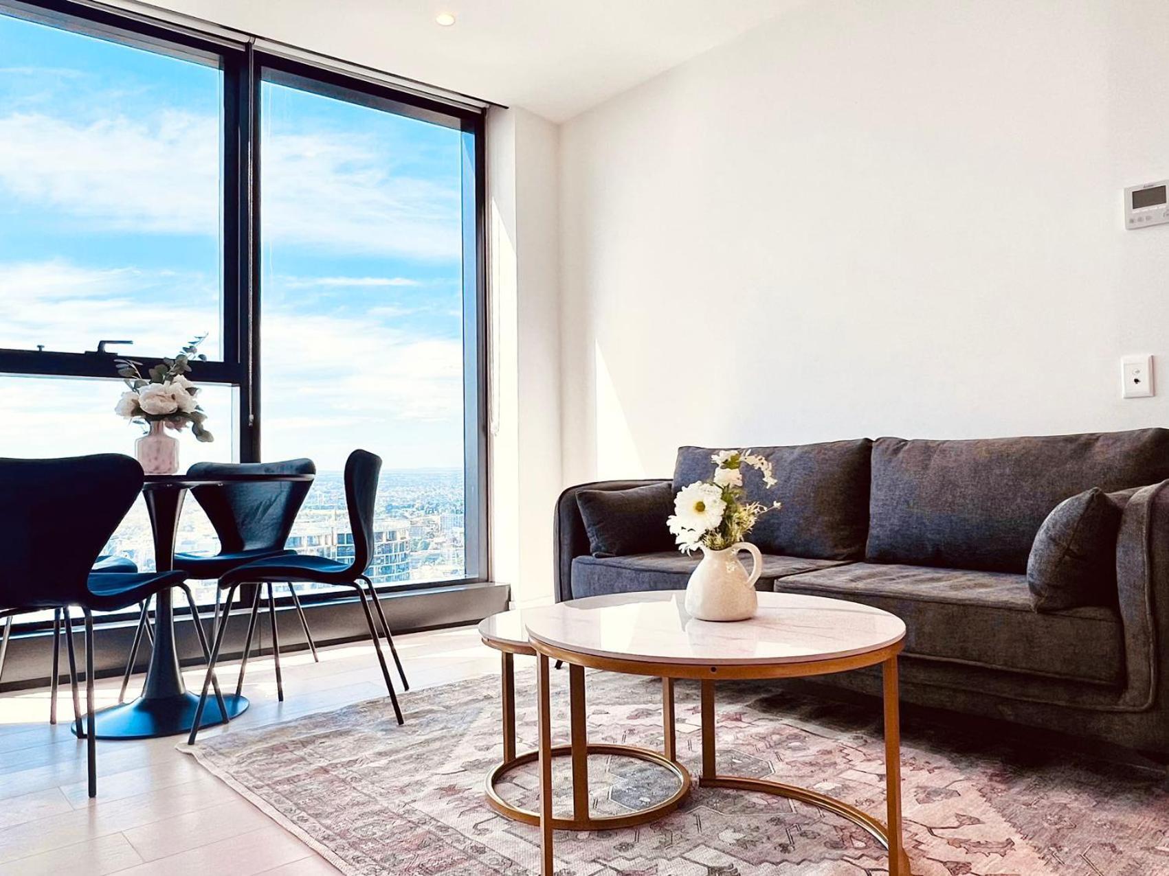 Apartment Stylish Cbd Heart Of Mel *