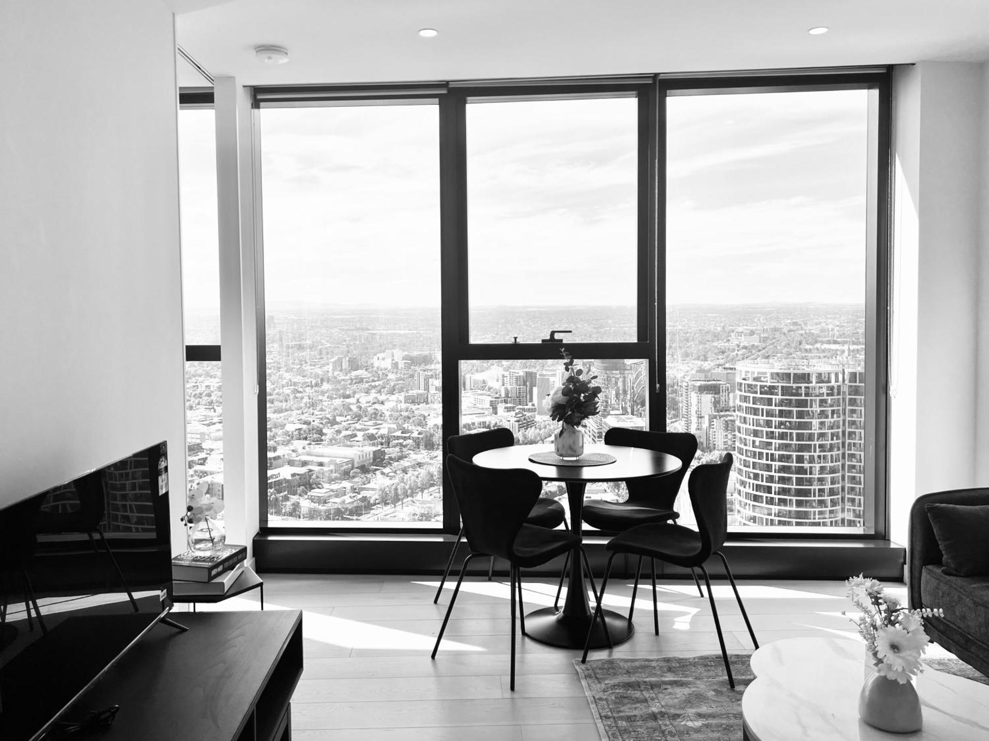 Stylish Cbd Heart Of Mel Apartment
