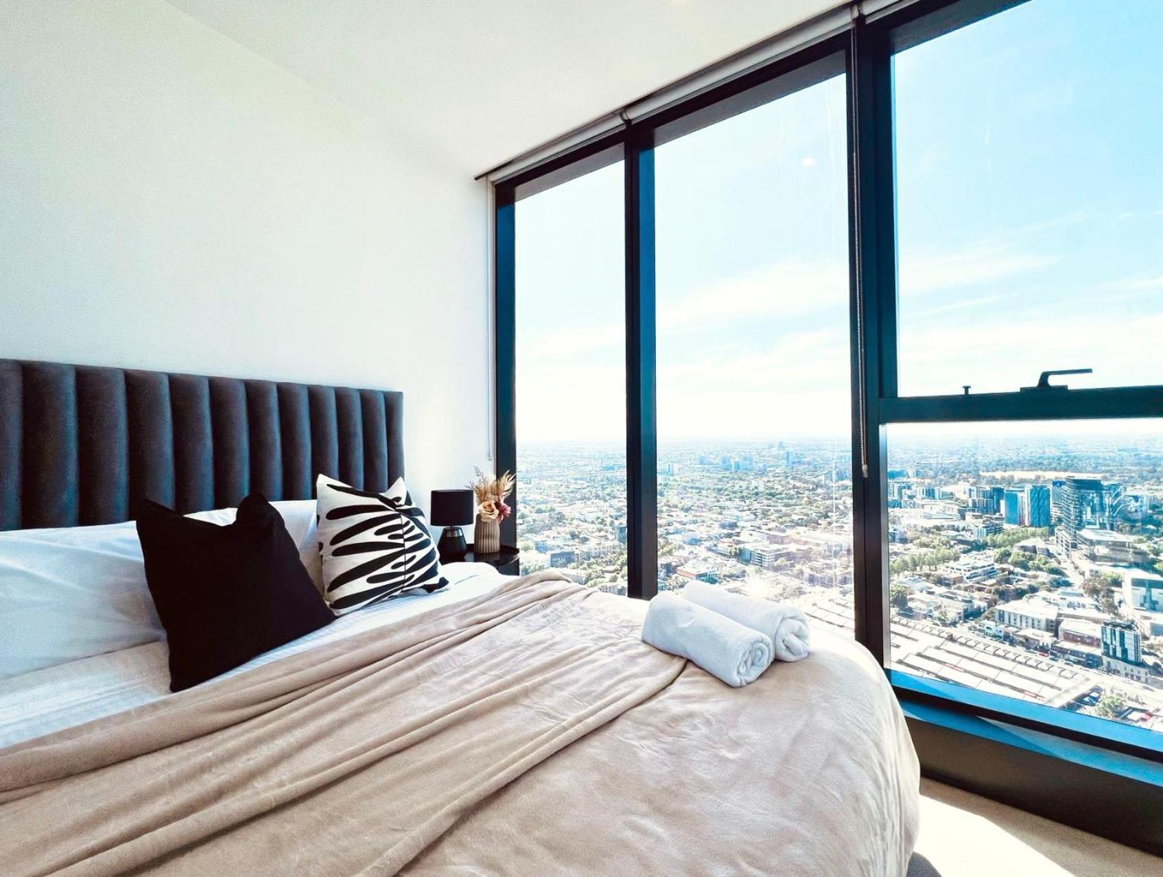 Apartment Stylish Cbd Heart Of Mel *