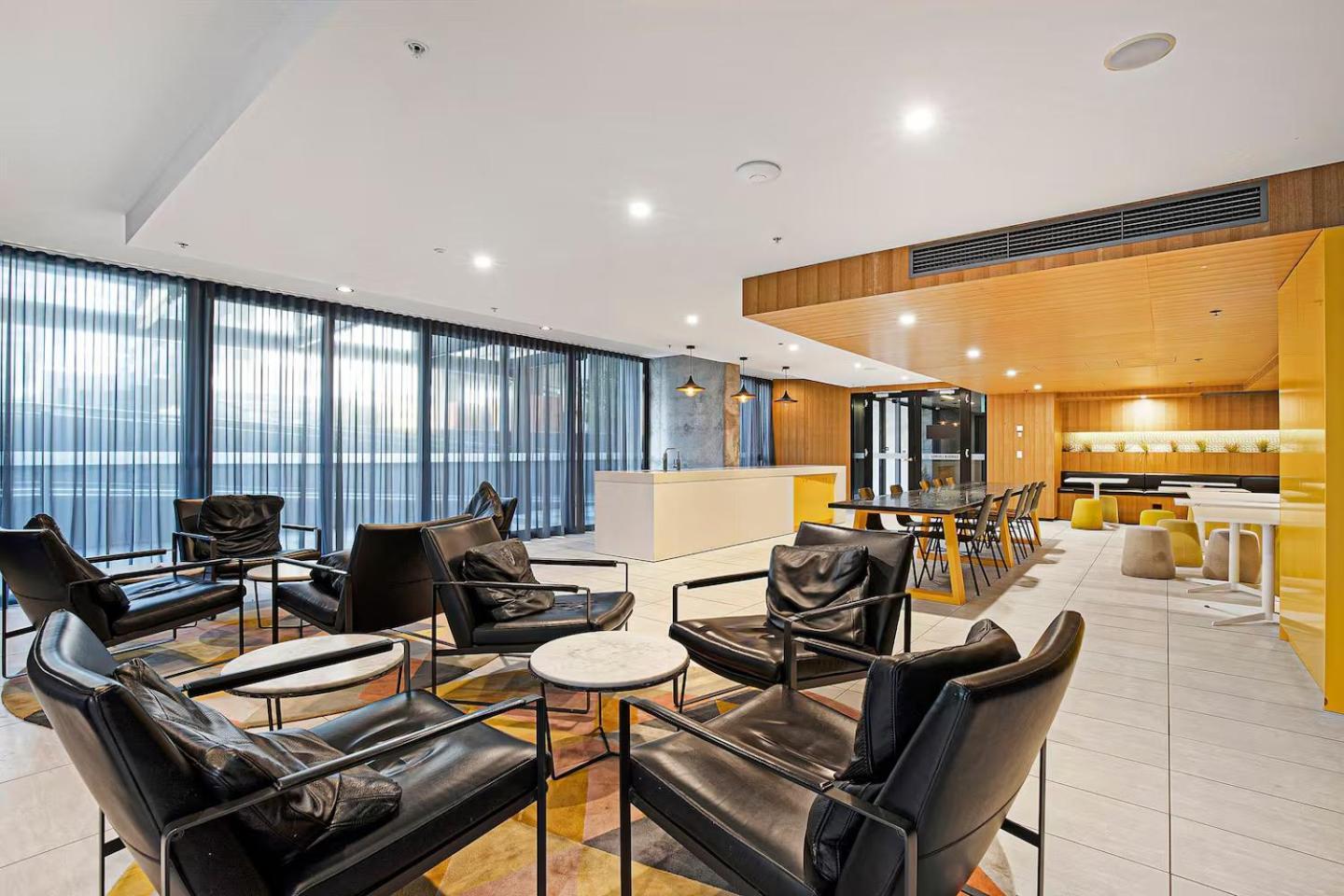 Modern One-bedroom In The Heart Of *
