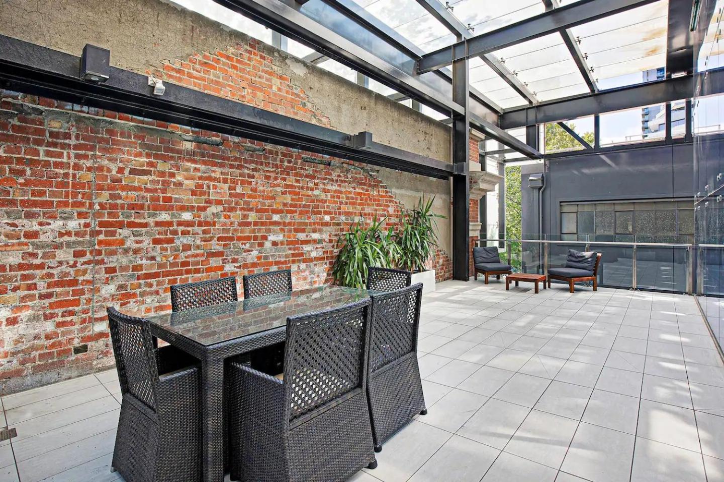 Apartment Modern One-bedroom In The Heart Of