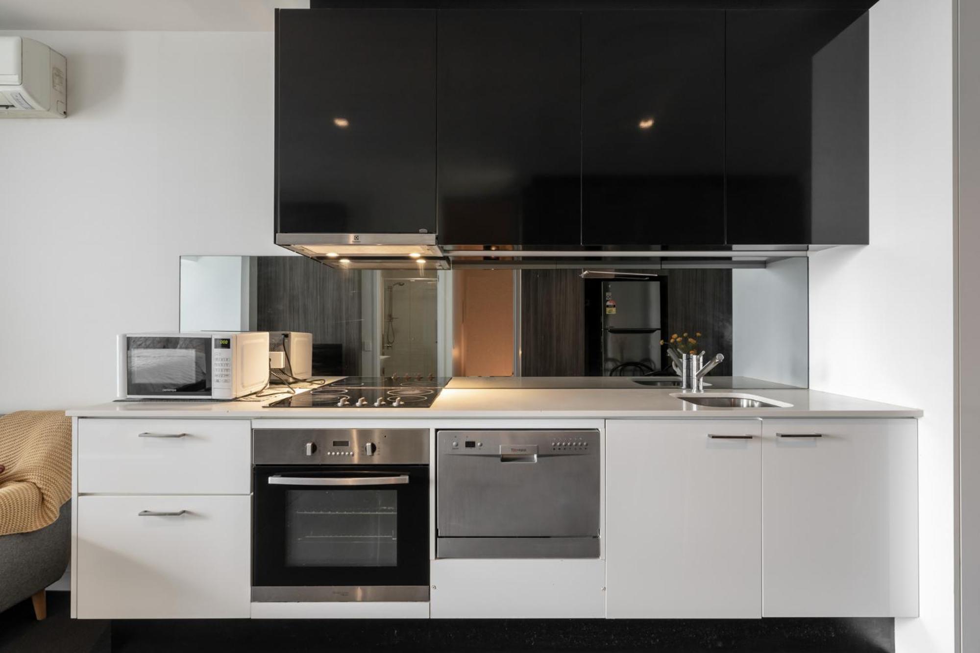Apartment Highview 2 Queen Bed 1 Bath With Gym, Pool Near Southern Cross *