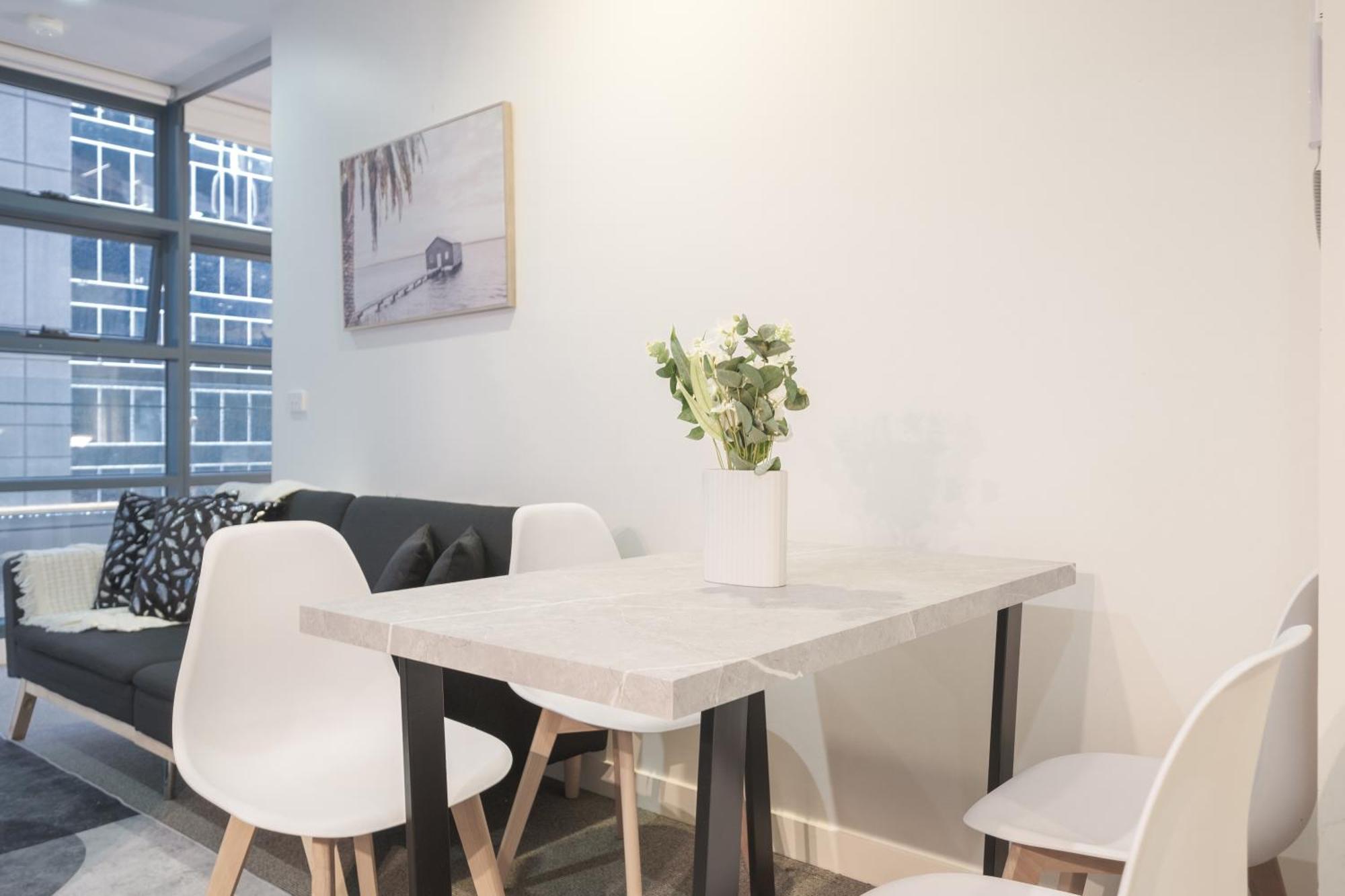 Apartment Elevated Style 1br In The Heart Of Mel With Study *