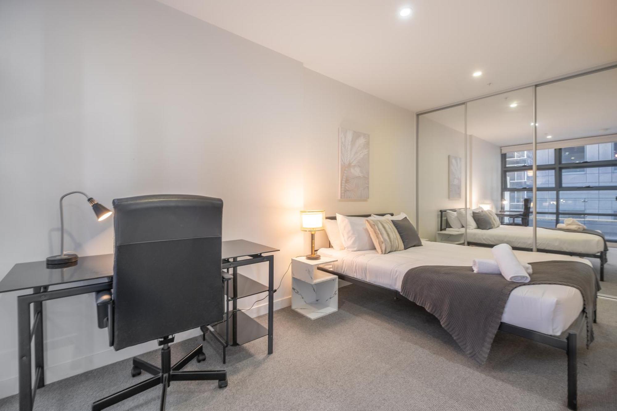 Apartment Elevated Style 1br In The Heart Of Mel With Study *