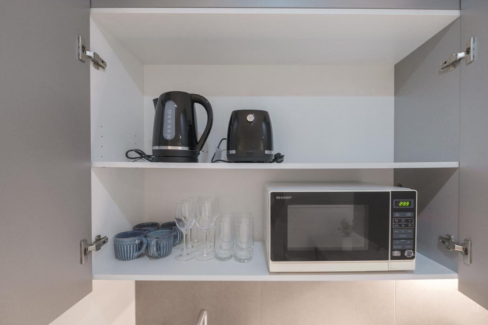 Elevated Style 1br In The Heart Of Mel With Study Melbourne