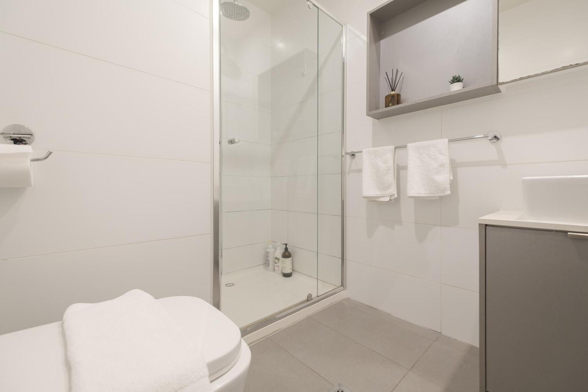 Great Convenience 2br1ba Cbd Apartment *