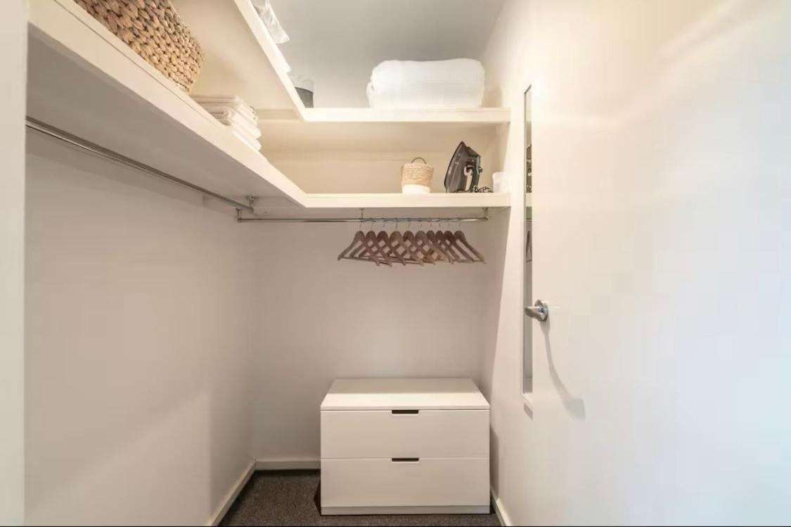 Apartment Designer Townhome Adjacent To East Brunswick Village 2min To Tram Private Parking