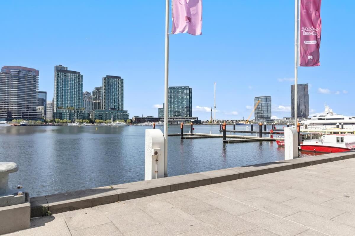 Modern Docklands - Vibrant Melbourne
