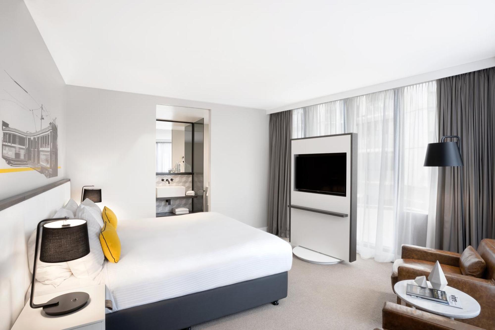 Peppers Docklands 5* Melbourne