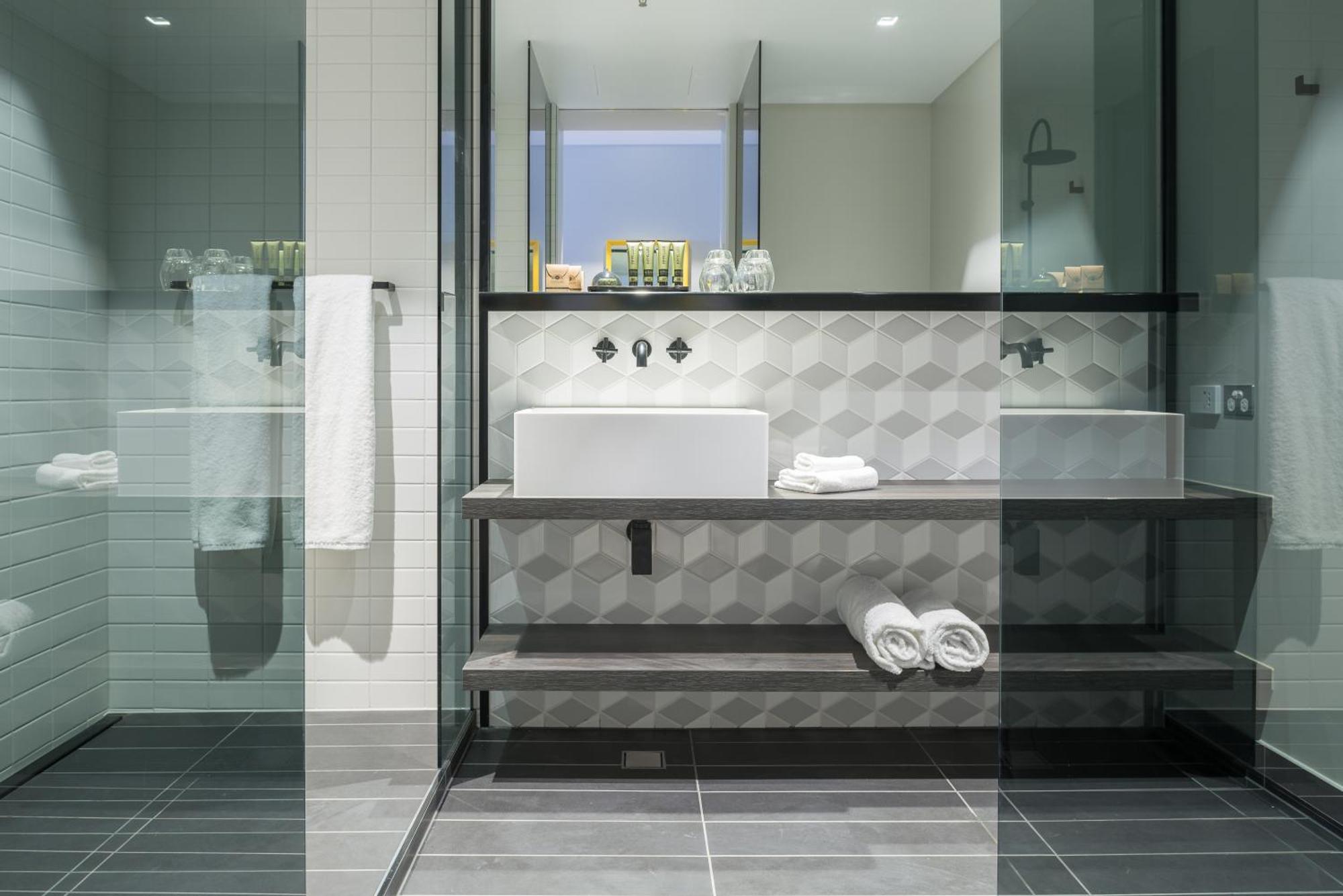 Peppers Docklands Hotel 5*