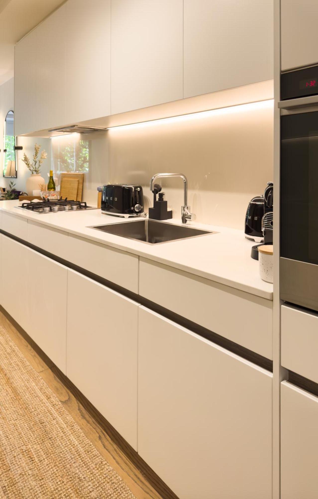 Apartment Collins Escape - 2 Bedrooms With Collins St Balcony *