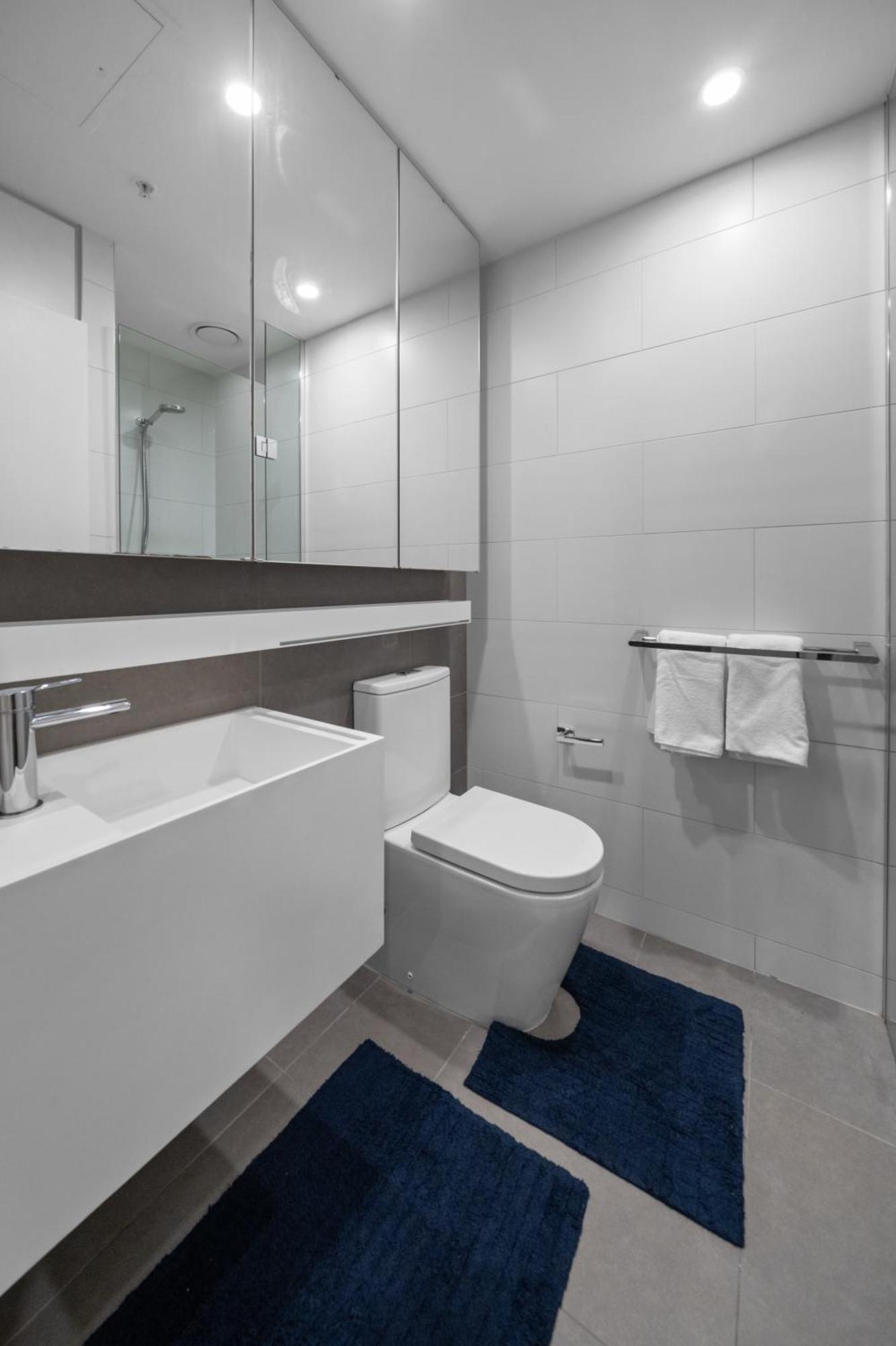 Apartment High Rise Marina Tower *