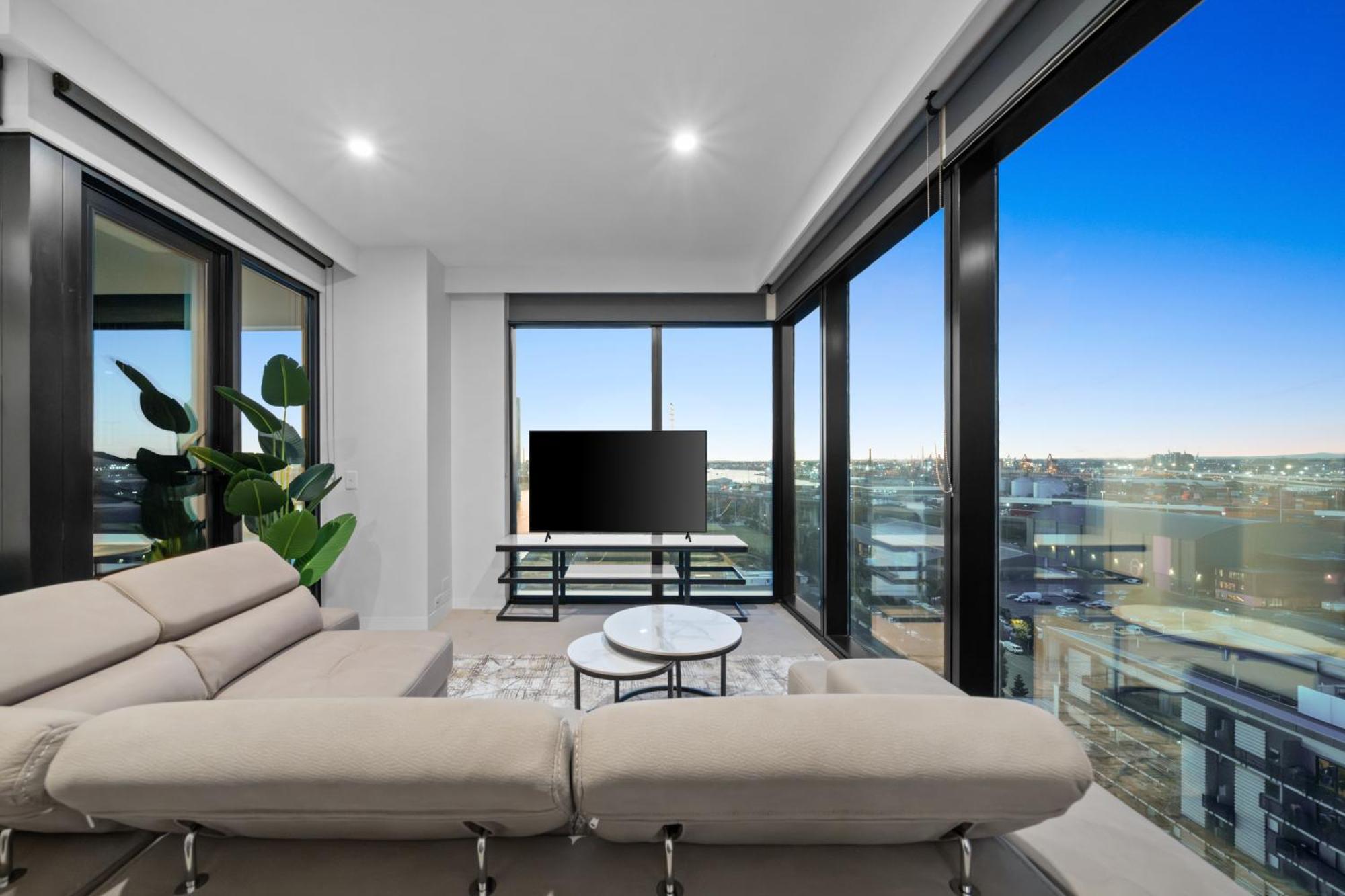 Apartment High Rise Marina Tower *