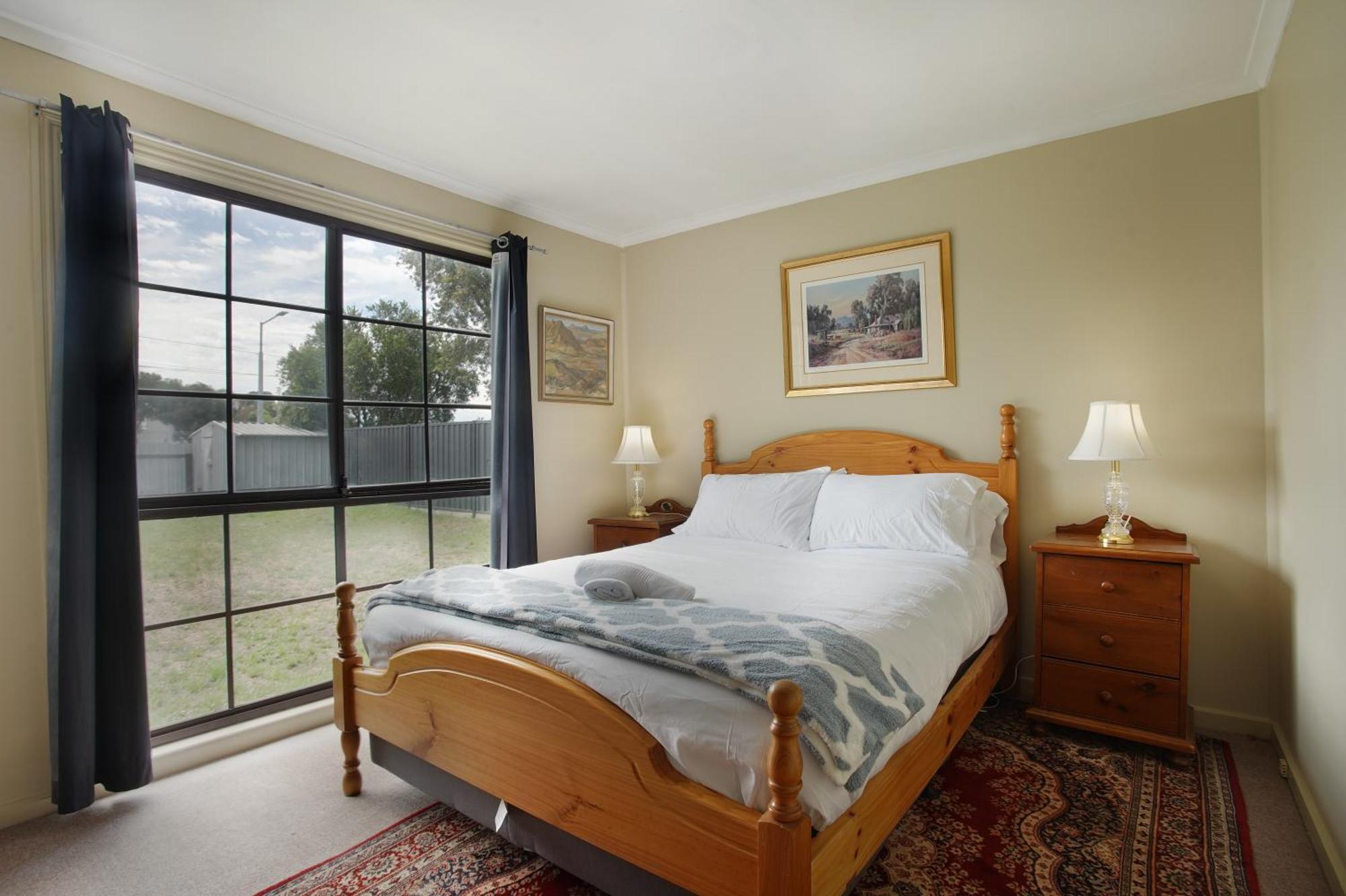 Three Bedroom Sweet Retreat In Coburg Apartment Melbourne