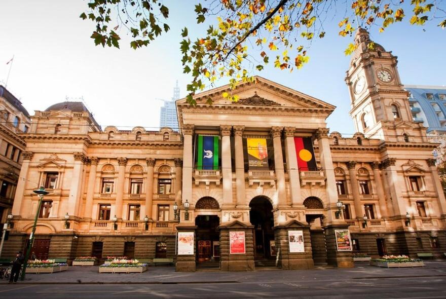 Town Hall View Penthouse Homestay Melbourne