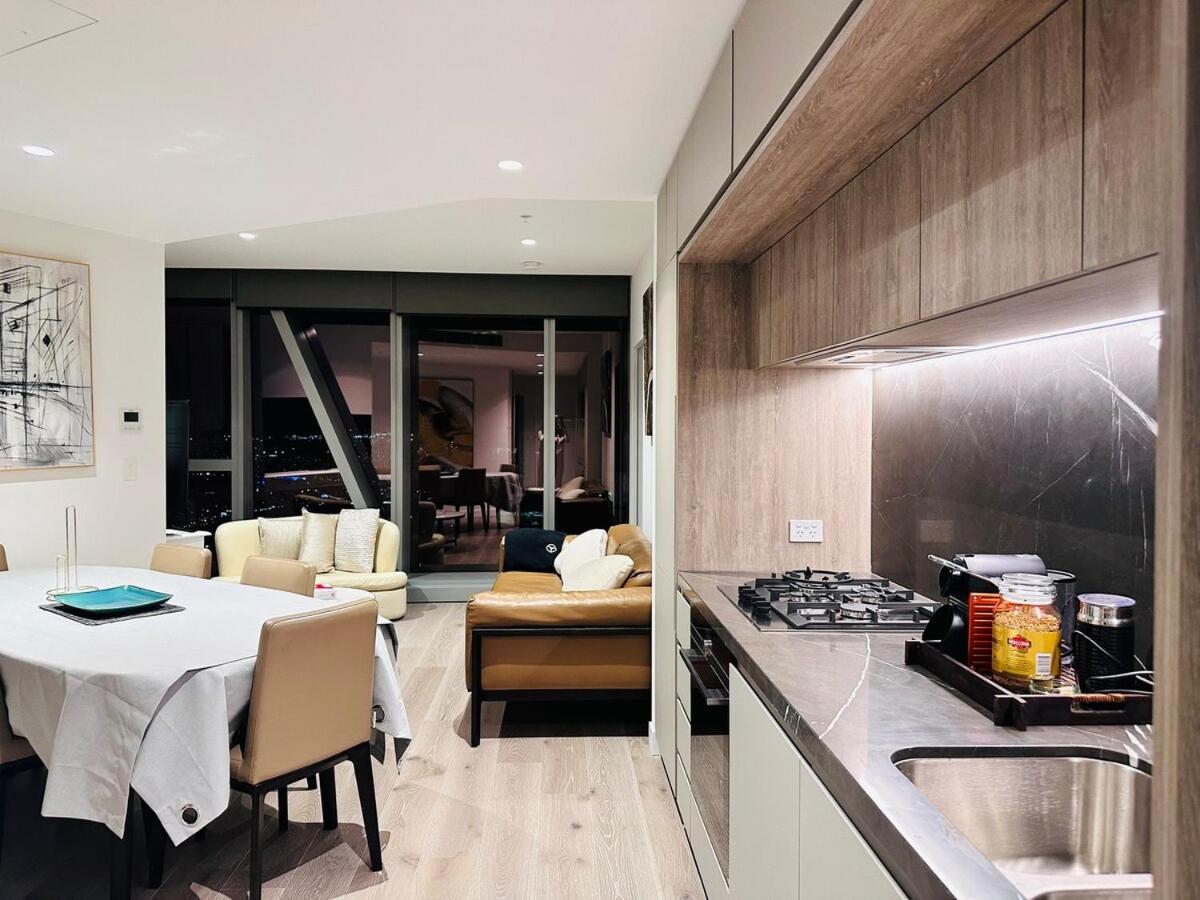 Apartment Royal Executive Living The Ritzside Grand Residence At West Side Place *