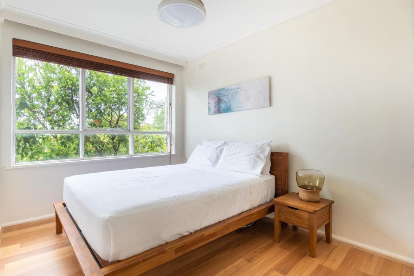 Apartment Maddox, 5min Walk To Train With Netflix And Parking *