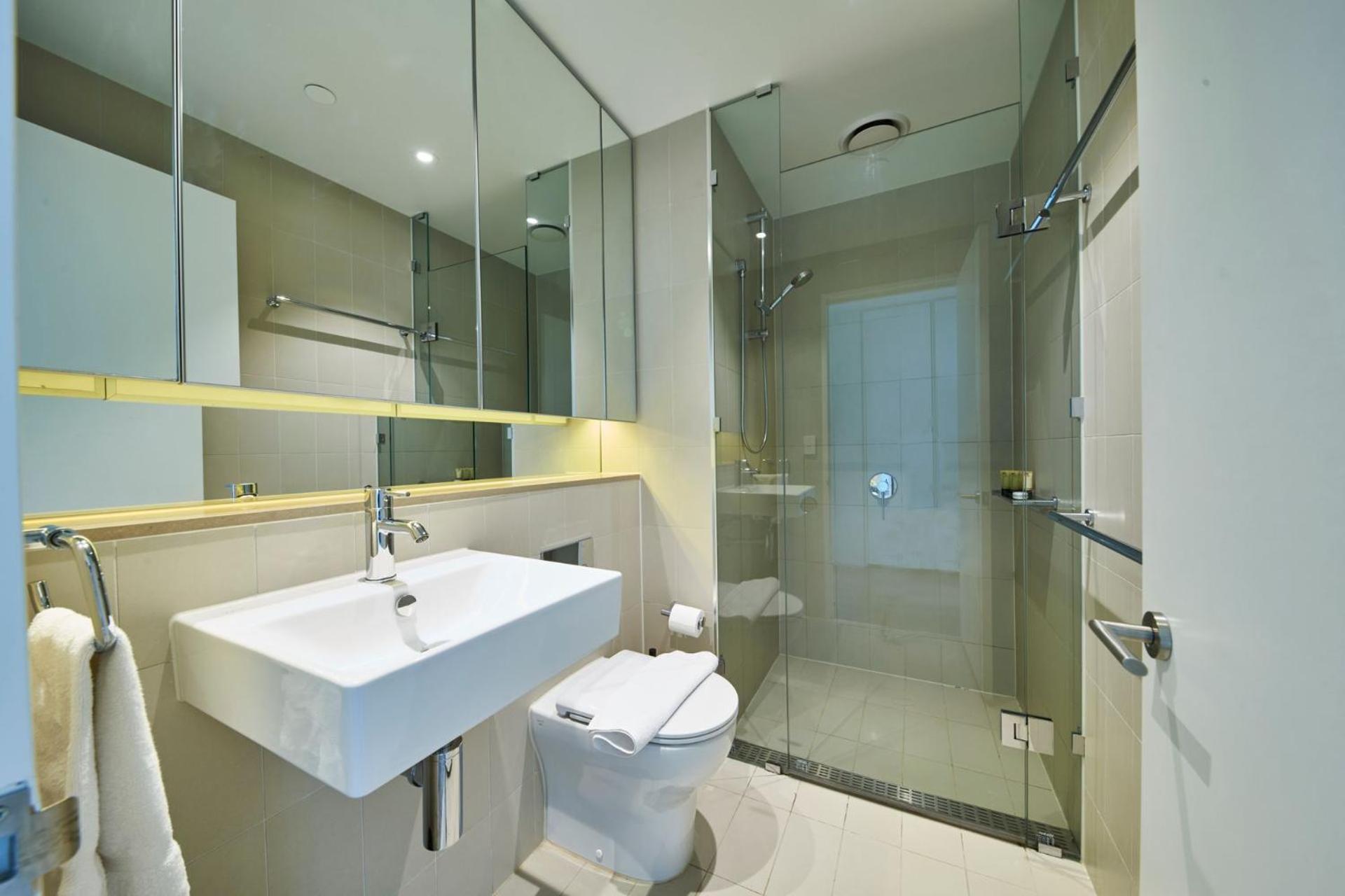 Sky Retreat At 889 Collins *